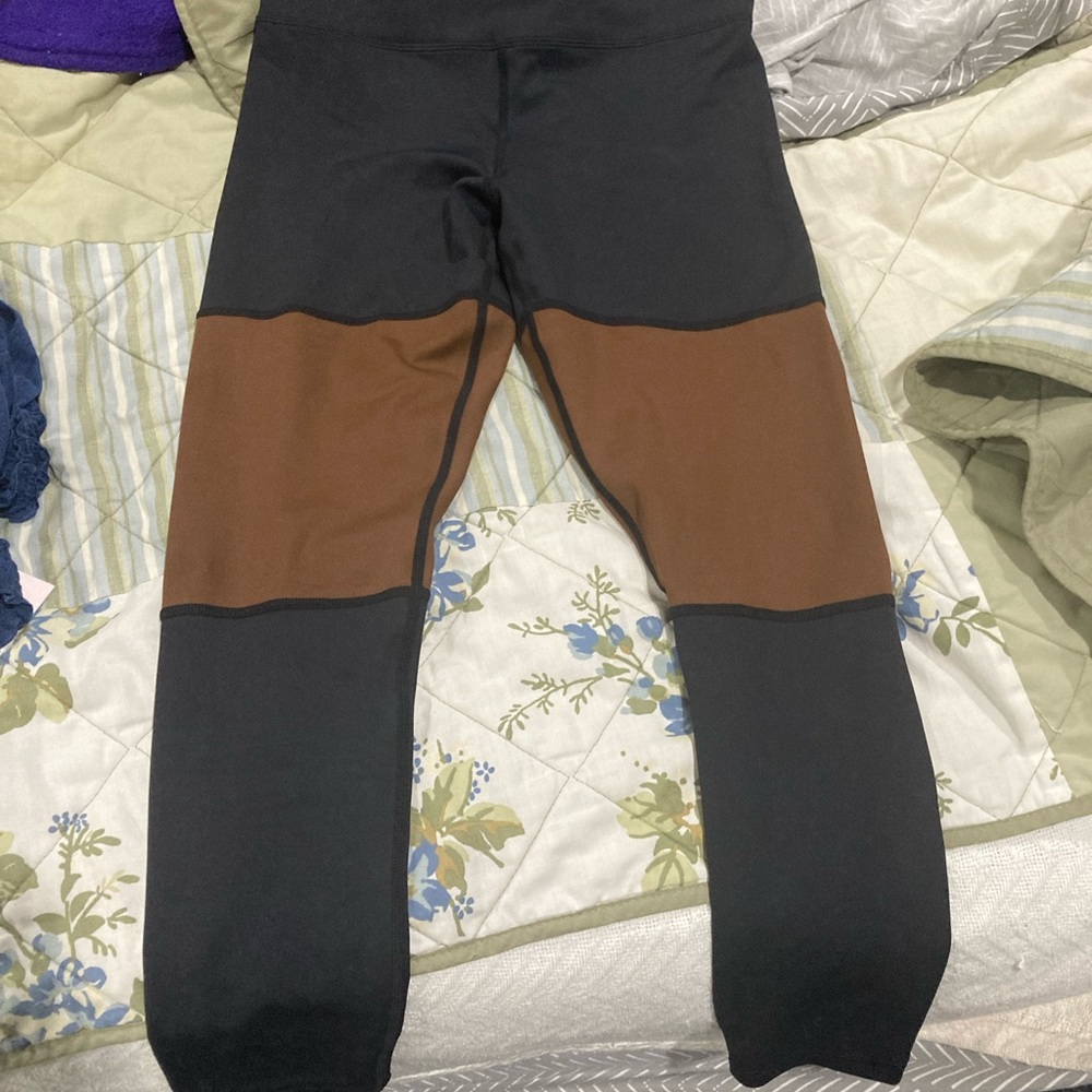 Zyia leggings